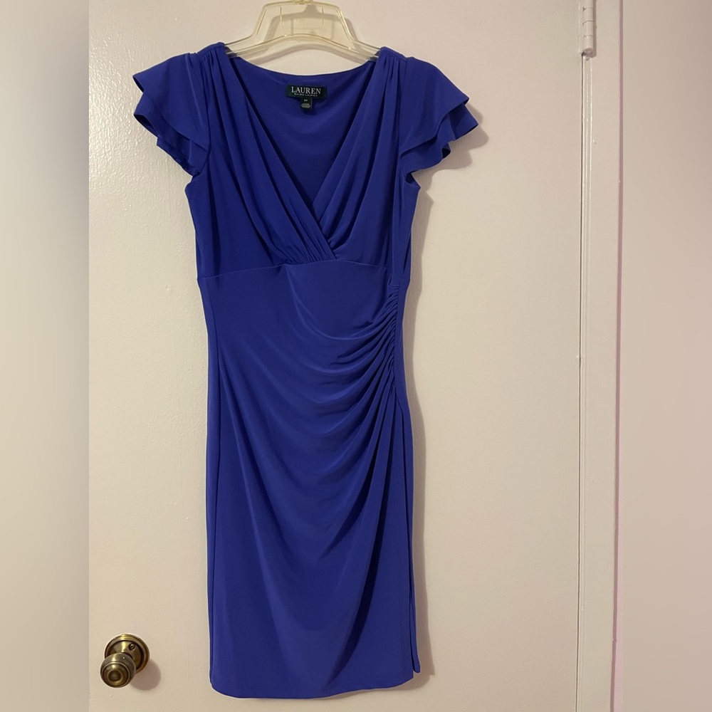 Ralph Lauren body dress. Size: 2Petite